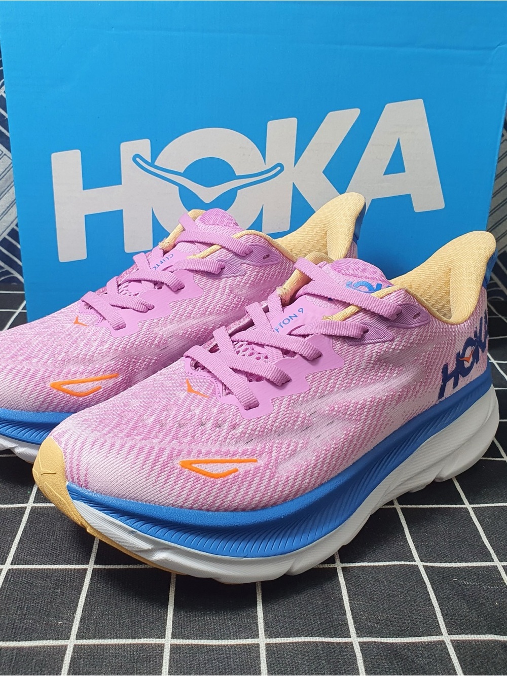 HOKA Clifton 9 Running Shoes - Picture 2 of 7